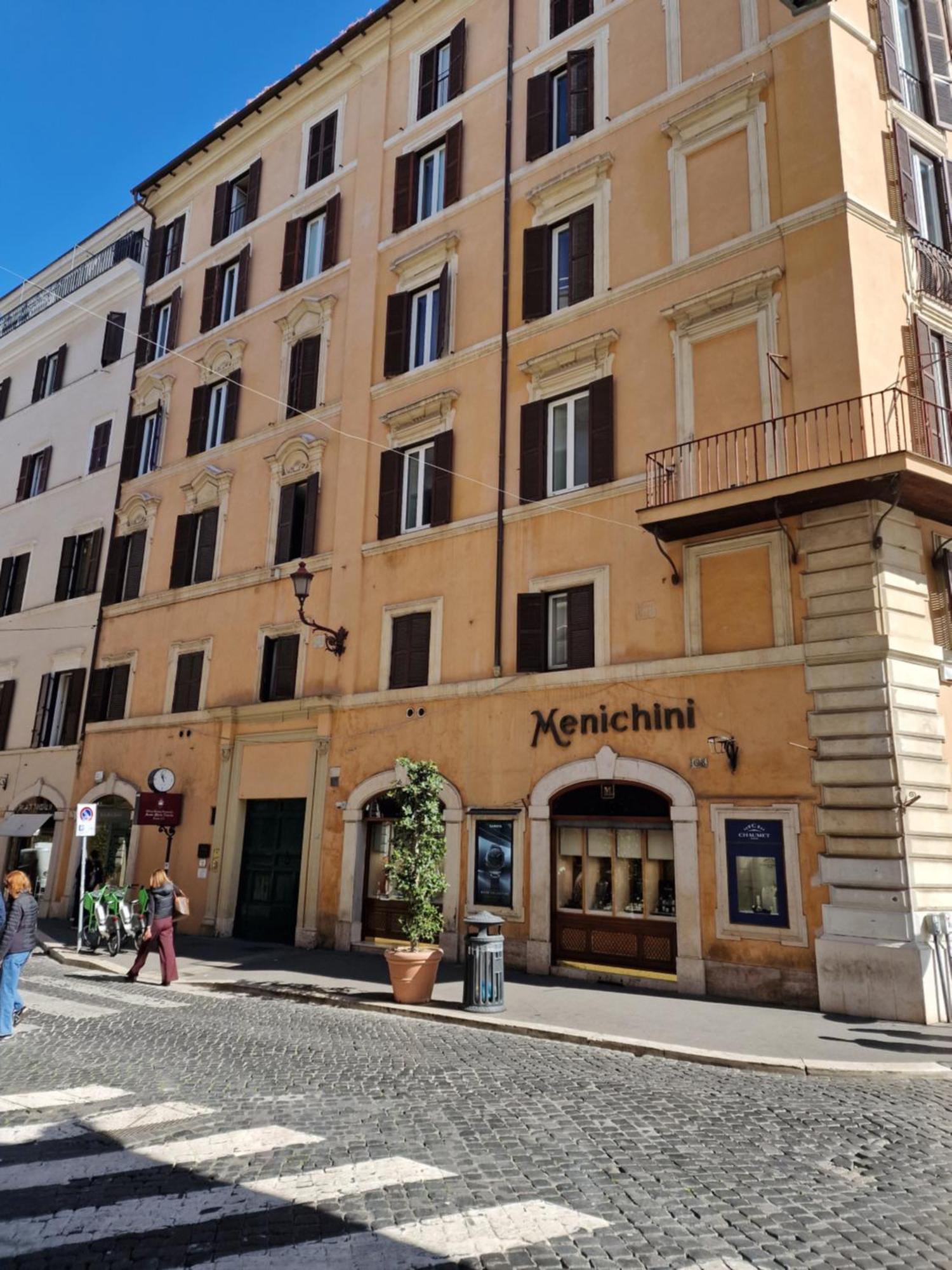Pensión Agh Babuino Roma